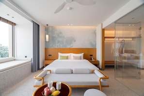 Habitació Deluxe, 1 llit de matrimoni gran (Bathtub) | Caixa forta a l'habitació i planxa i posts de planxar