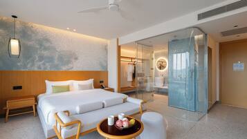 غرفة ديلوكس - سرير ملكي | خزنة داخل الغرفة ومكواة/لوح كي وأسرّة أطفال/رضّع (مجانًا) وملاءات أسرّة