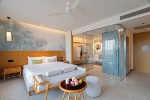 Deluxe Δωμάτιο, 1 King Κρεβάτι | Χρηματοκιβώτιο στο δωμάτιο, σίδερο/σιδερώστρα 