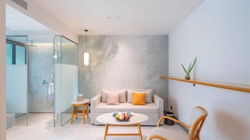 套房, 1 张特大床和 1 张沙发床 | 客房内保险箱、熨斗/熨板、免费婴儿床、床单