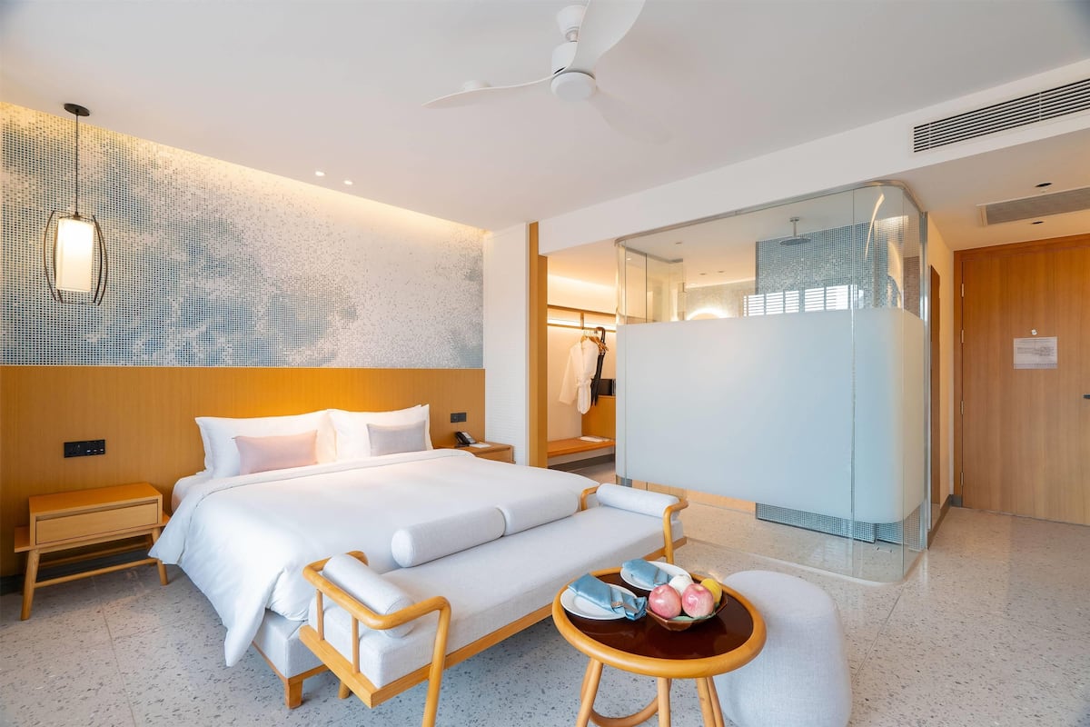 Deluxe Room, 1 King Bed
