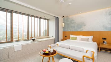 华丽客房, 1 张特大床 (Bathtub) | 客房内保险箱、熨斗/熨板、免费婴儿床、床单