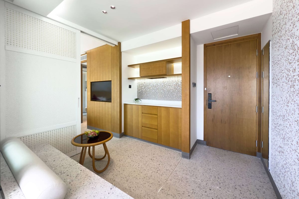In-room safe, iron/ironing board, bed sheets