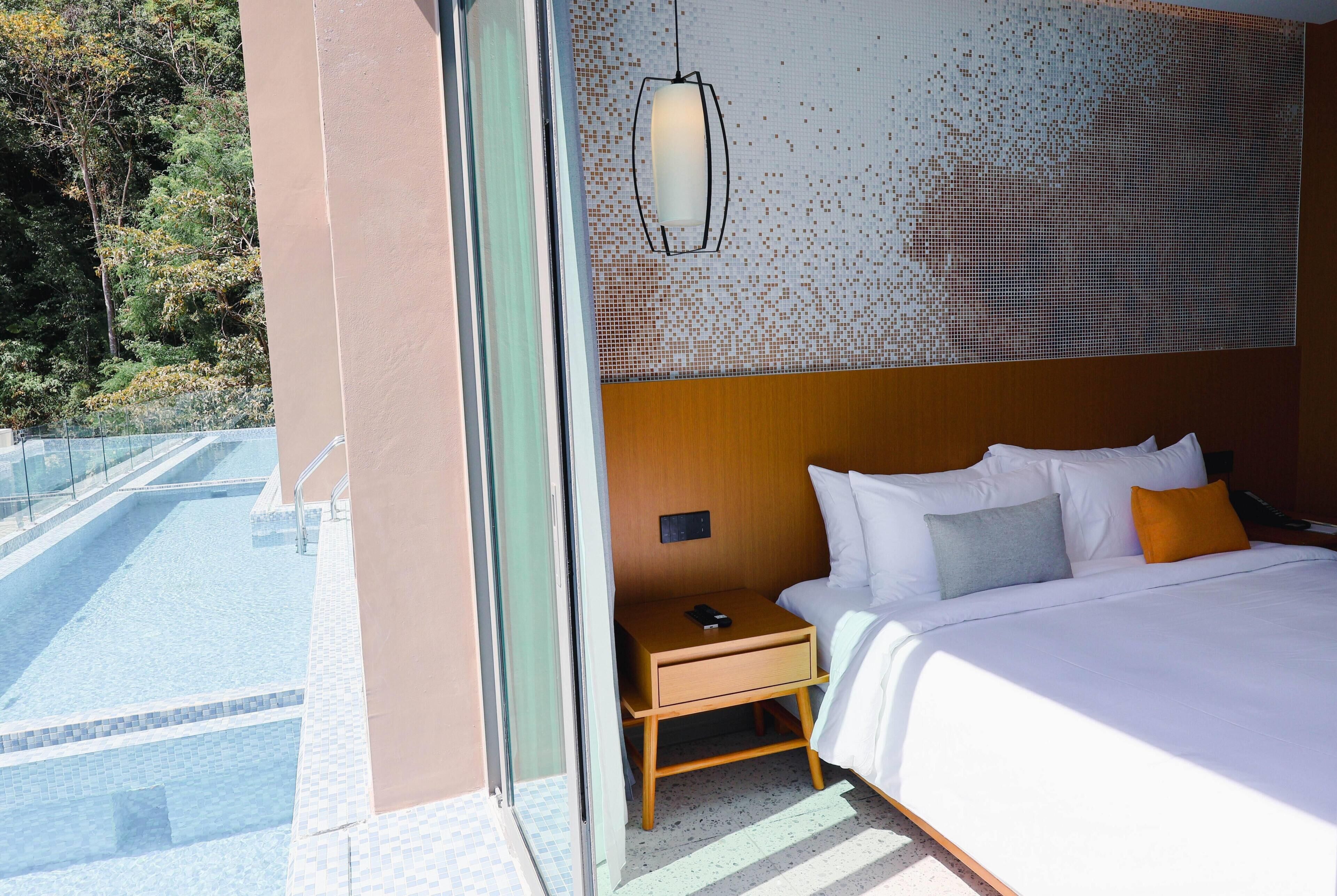 华丽套房, 1 间卧室, 无烟房, 使用泳池 | 客房内保险箱、熨斗/熨板、免费婴儿床、床单