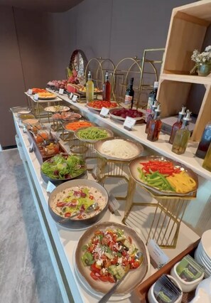 Morgenmadsbuffet hver dag (500 THB pr. person)