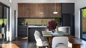 Fridge, microwave, oven, stovetop - Ridge Vue Retreat - the ultimate in style and serenity (Daylesford)