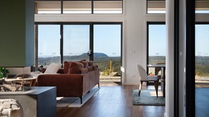 Smart TV, fireplace, stereo - Ridge Vue Retreat - the ultimate in style and serenity (Daylesford)