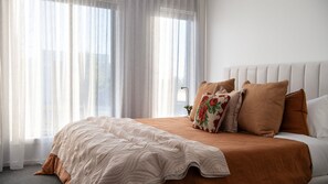 4 bedrooms, iron/ironing board, travel crib, internet - Ridge Vue Retreat - the ultimate in style and serenity (Daylesford)