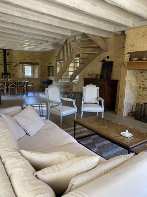 TV - La Grèze hamlet, private swimming pool (PAUNAT)