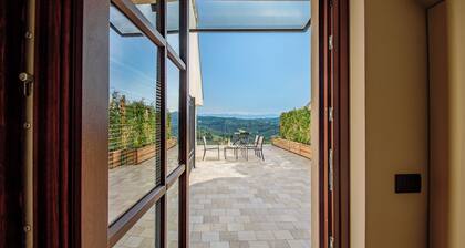 Elegant Panoramic Two-Room Apartment. Treiso Belvedere 1, Elegante Bilocale Panoramico. Treiso Belve...