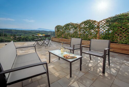 Elegant Panoramic Two-room Apartment. Treiso Belvedere Elegance, Elegant Panoramic Two Bedroom Apartment. Treiso Belved...