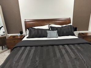 4 bedrooms, iron/ironing board, WiFi, bed sheets