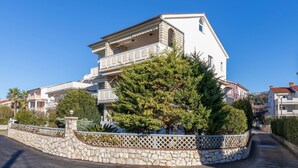 Exterior - Stunning apartment in Palit with WiFi (Palit)