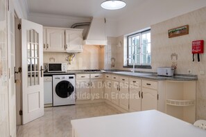 Fridge, microwave, dishwasher, coffee/tea maker