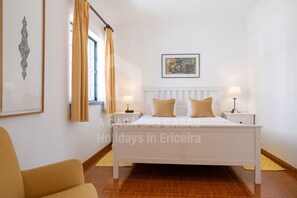 3 dormitorios, tabla de planchar con plancha, wifi gratis y ropa de cama