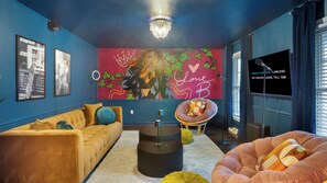 Interior - 8 Beds, Large Groups, Karaoke, Firepit  (Charlotte)