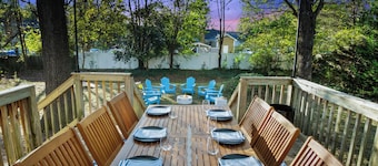 8 Beds, Large Groups, Karaoke, Firepit