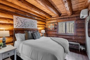 5 bedrooms, travel cot, free WiFi, bed sheets