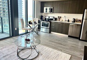 Microwave, oven, dishwasher, coffee/tea maker