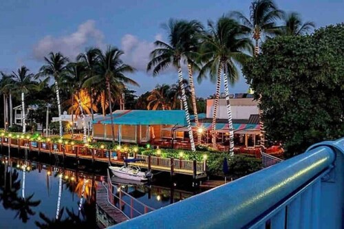 Magnificent Beach Townhome Steps from Atlantic Ave