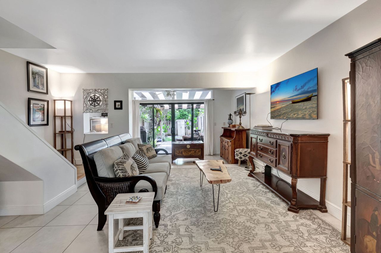 Magnificent Beach Townhome Steps From Atlantic Ave - Delray Beach, FL