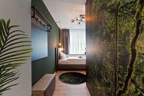 Superior Single Room, Private Bathroom, City View | Premium bedding, in-room safe, desk, laptop workspace - JUNGLE No5 Boutique Hotel - Stuttgart City-Center (Stuttgart)