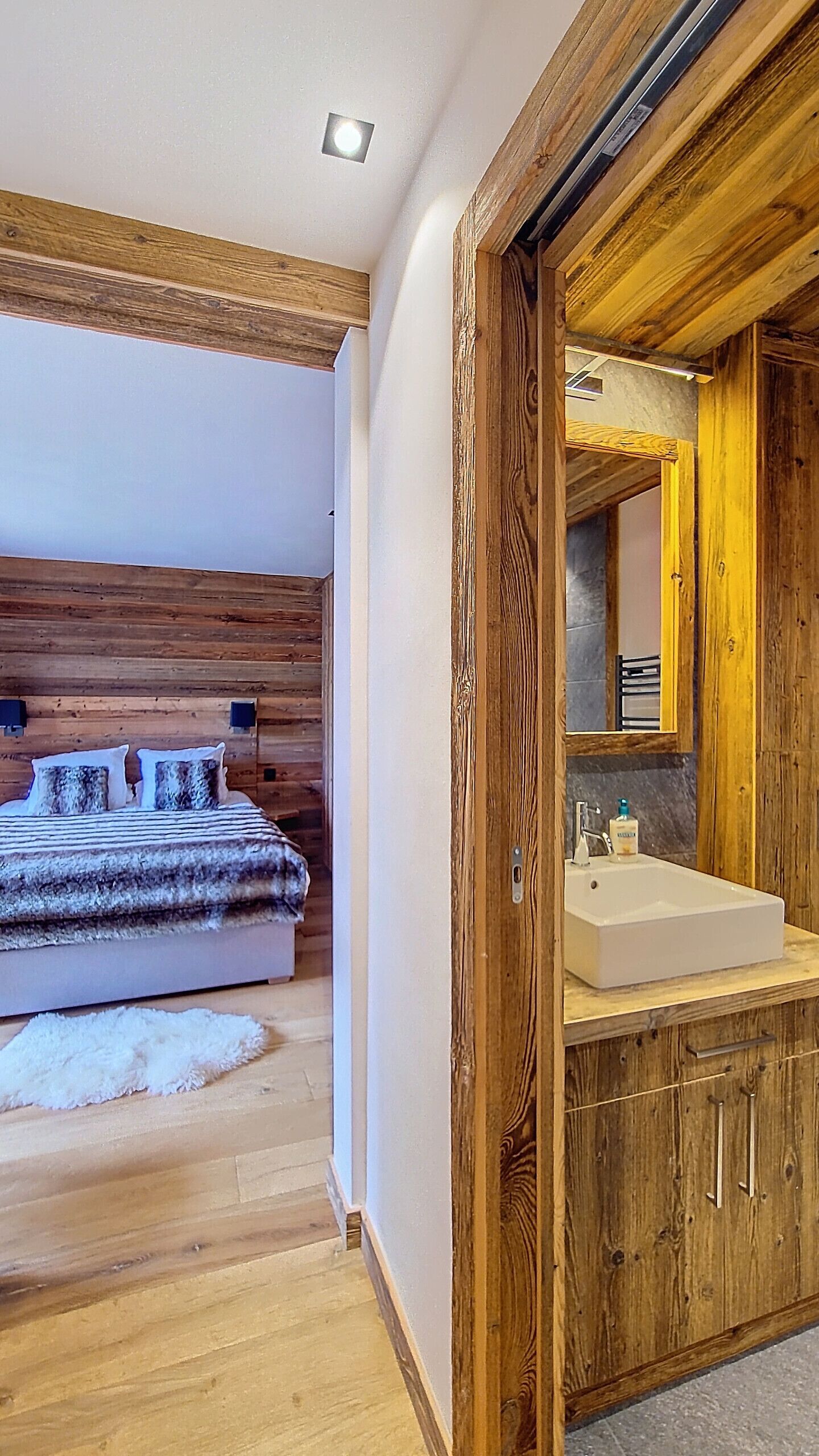 3 habitaciones, tabla de planchar con plancha y wifi gratis 