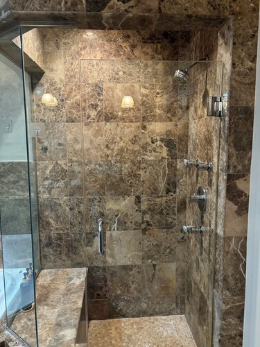 Wicker Park - Loft Style Home in Lively Location with Plenty Amenities 