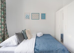 Iron/ironing board, WiFi, bed sheets