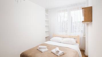 1 slaapkamer, een strijkplank/strijkijzer, wifi, beddengoed