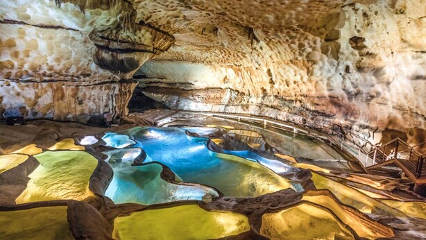 A cave interior with a natural pool and stalactites. - Amazing home in Mejannes le Clap (Mejannes le Clap)