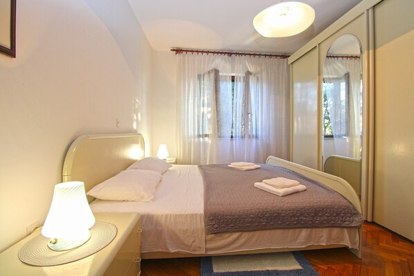 2 bedrooms, internet