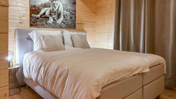 3 bedrooms, travel cot, free WiFi