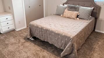 3 soverom, strykejern/-brett, wi-fi og sengetøy