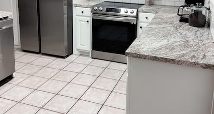 Charming 3- Bedroom house in Lubbock near a Beautiful Park