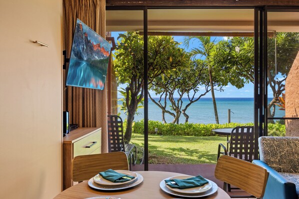 Condo estándar, lanai, vista al océano | Vista a la playa o el mar