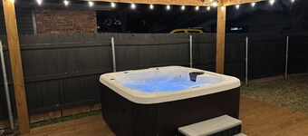 The Butterfly Haven Retreat with Hot Tub, & minutes away from major attractions