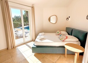 4 bedrooms, iron/ironing board, travel cot, WiFi