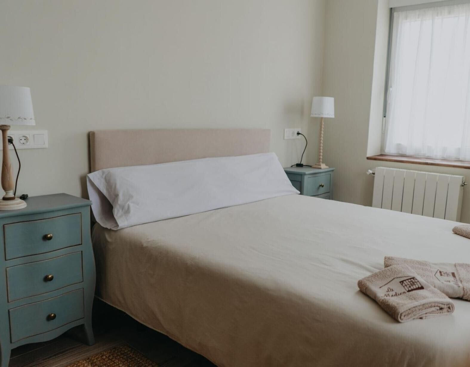 4 soverom, wi-fi (inkludert) og sengetøy