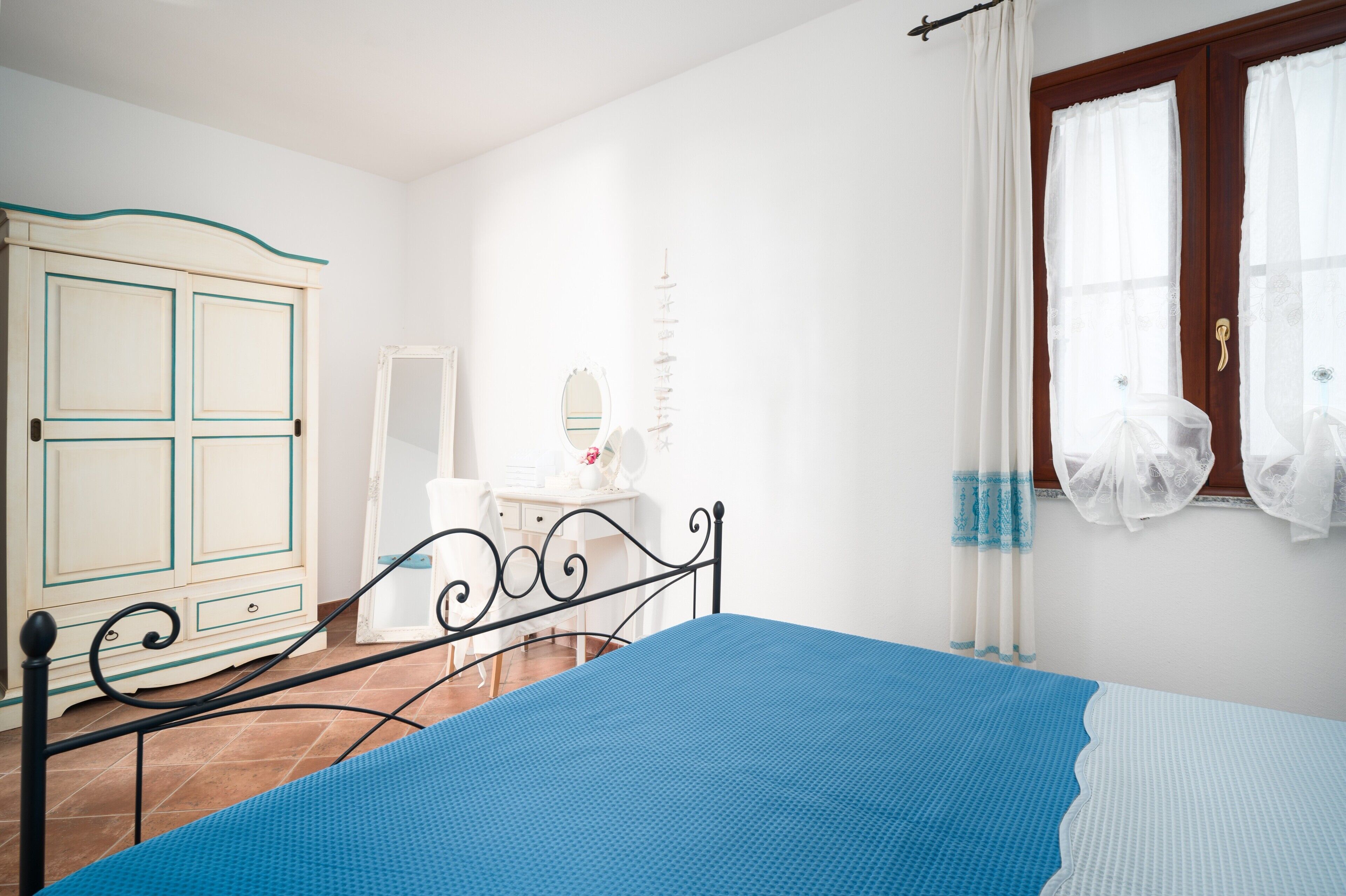 1 soveværelse, strygejern/strygebræt, sengetøj