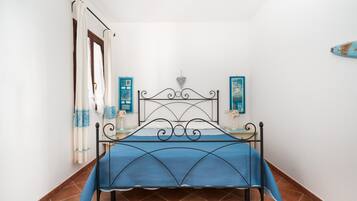 1 bedroom, iron/ironing board, bed sheets