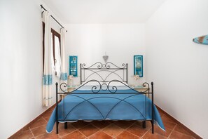 1 bedroom, iron/ironing board, bed sheets