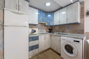 Fridge, microwave, stovetop, coffee/tea maker - Apartment 'Noria 2' with Air Conditioning (nijar)