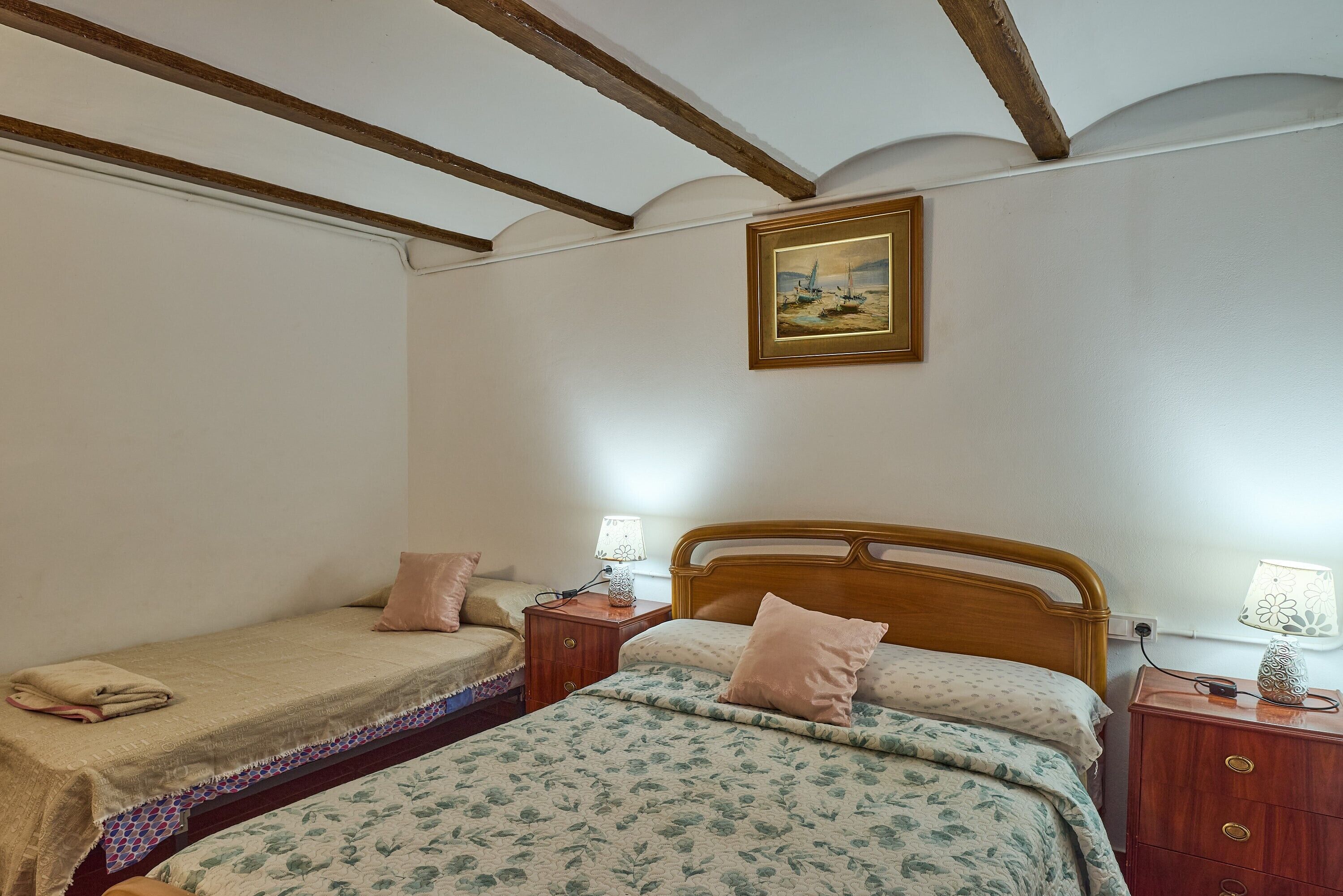 4 habitaciones, tabla de planchar con plancha y wifi gratis 