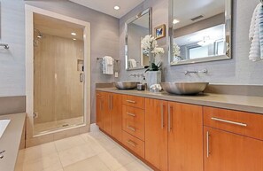 Shower, jetted bath, hair dryer, towels