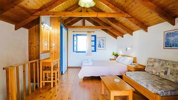 2 bedrooms, iron/ironing board, WiFi (free), bed sheets