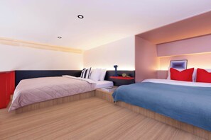 2 bedrooms, iron/ironing board, travel crib, WiFi - TurnKey | Wenceslas sq. 2-level apt. w/ balcony II (Praha 1)