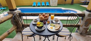 Outdoor dining - Studio 'Aitana' with Shared Pool, Wi-Fi and Air Conditioning (Busot)