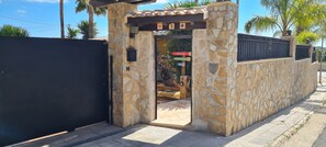 Property grounds - Studio 'Aitana' with Shared Pool, Wi-Fi and Air Conditioning (Busot)