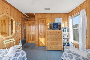 3 室のベッドルーム、アイロン / アイロン台、インターネット、ベッドシーツ